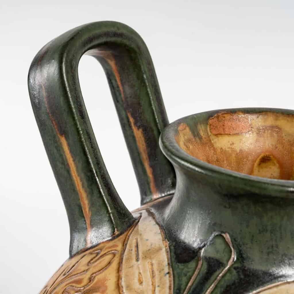 Grand vase en grès de la manufacture HB.Quimper, XXe siècle. | Biron Grand vase en grès de la manufacture HB.Quimper, XXe siècle.