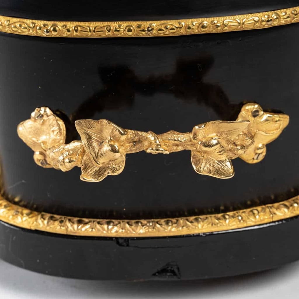 Boîte à bijoux en ébène noire et plaque de Sèvres d’époque XIXème siècle | Biron Boîte à bijoux en ébène noire et plaque de Sèvres d'époque XIXème siècle