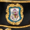 Boîte à bijoux en ébène noire et plaque de Sèvres d’époque XIXème siècle | Biron Boîte à bijoux en ébène noire et plaque de Sèvres d'époque XIXème siècle