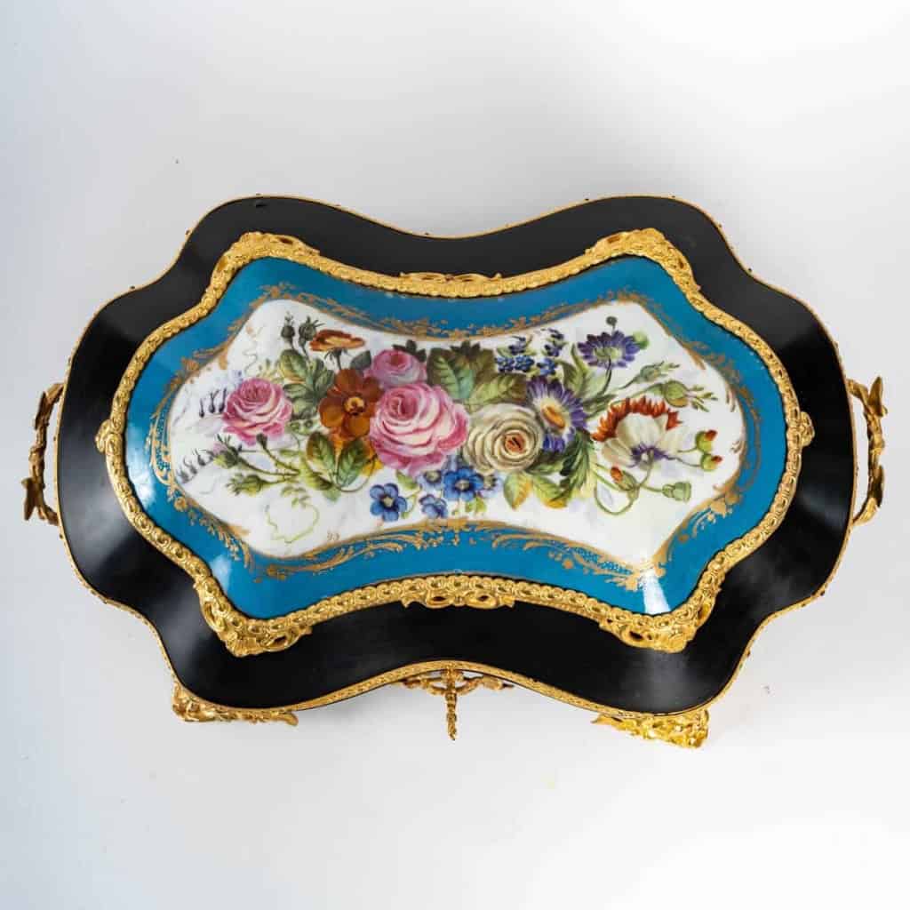 Boîte à bijoux en ébène noire et plaque de Sèvres d’époque XIXème siècle | Biron Boîte à bijoux en ébène noire et plaque de Sèvres d'époque XIXème siècle