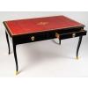 Bureau plat en bois laqué noir à double face, Époque Régence | Biron Bureau plat en bois laqué noir à double face, Époque Régence