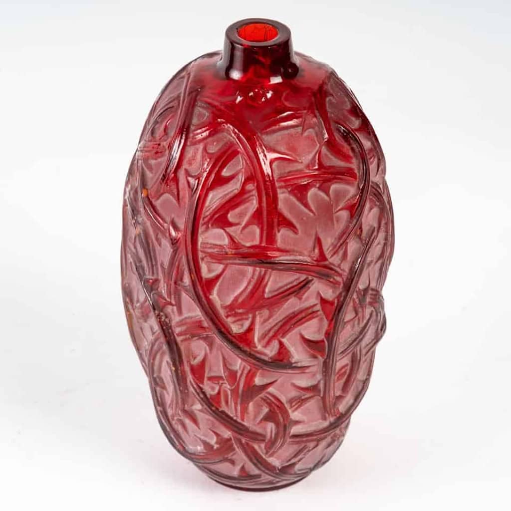 René Lalique : 1921 Vase « Ronce » teinté rouge | Biron René Lalique : 1921 Vase « Ronce » teinté rouge