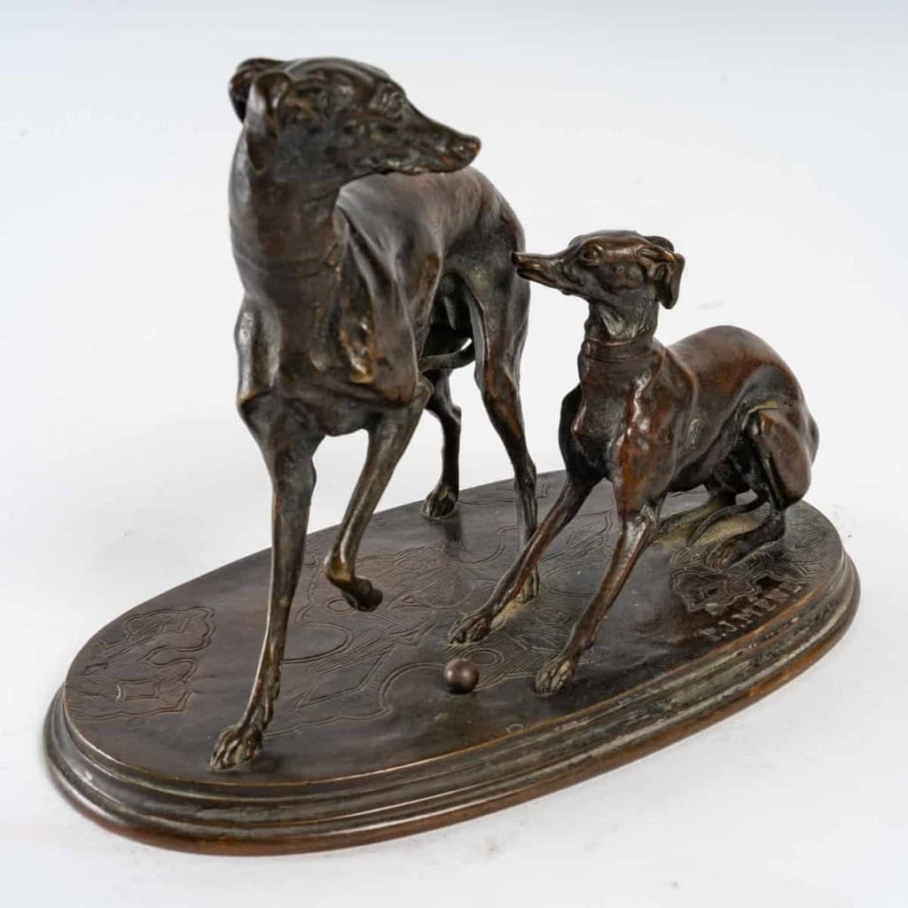 Levrettes jouant avec une boule, Bronze signé Pierre Mène | Biron Levrettes jouant avec une boule, Bronze signé Pierre Mène