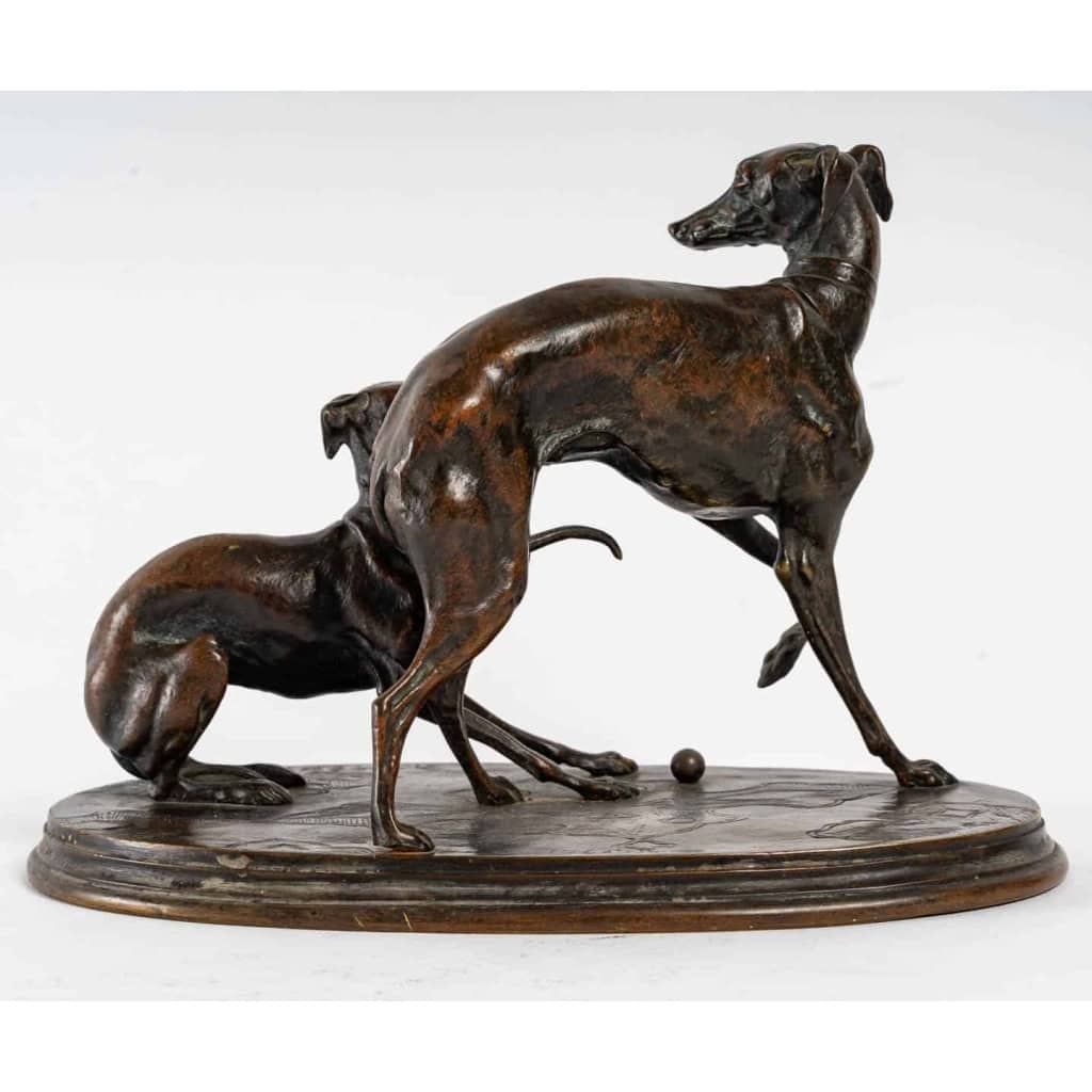 Levrettes jouant avec une boule, Bronze signé Pierre Mène | Biron Levrettes jouant avec une boule, Bronze signé Pierre Mène