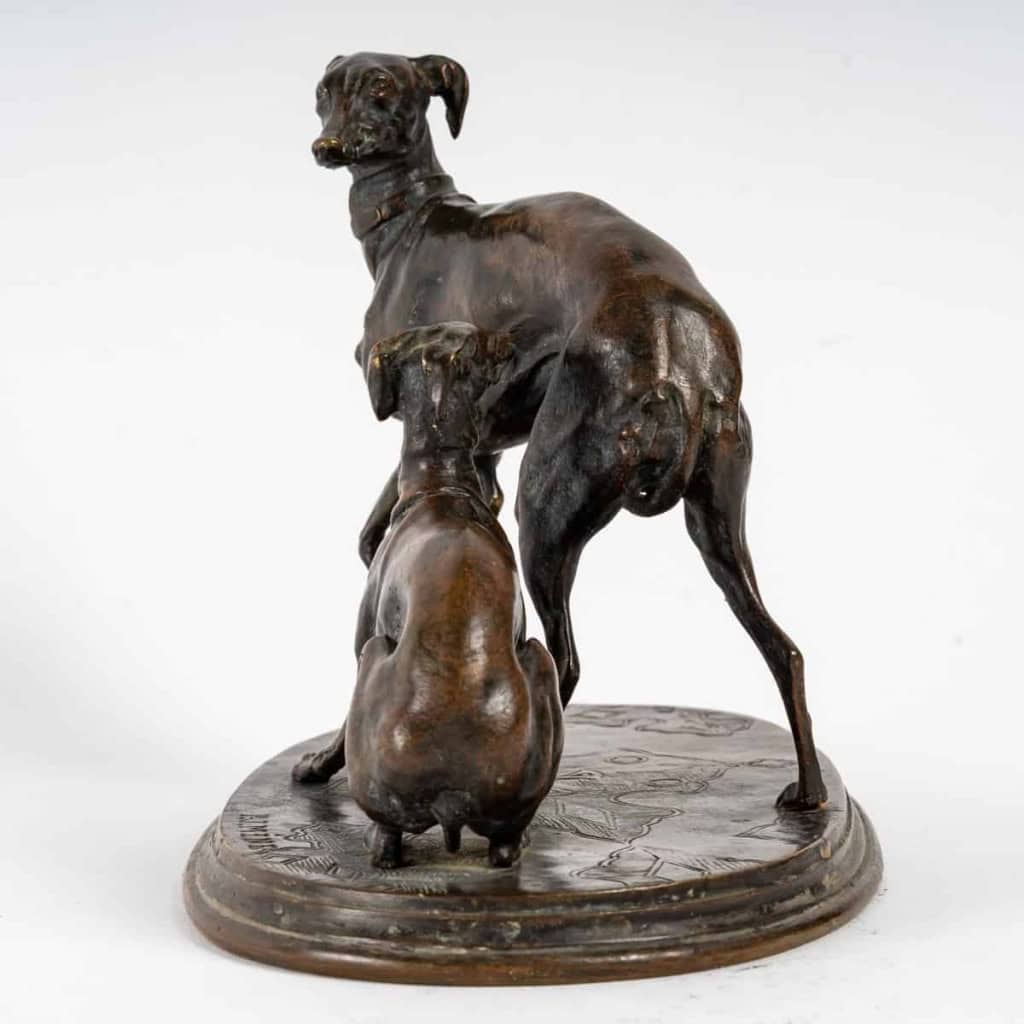 Levrettes jouant avec une boule, Bronze signé Pierre Mène | Biron Levrettes jouant avec une boule, Bronze signé Pierre Mène