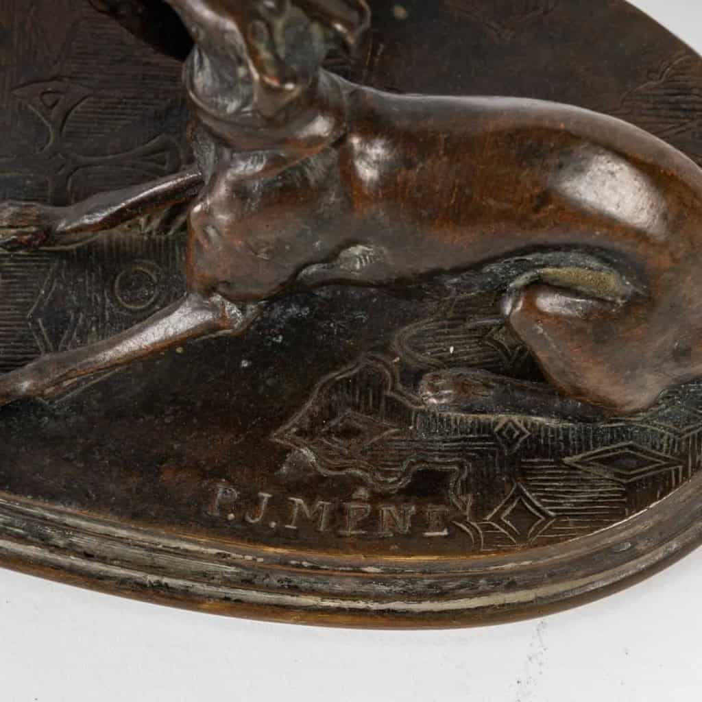 Levrettes jouant avec une boule, Bronze signé Pierre Mène | Biron Levrettes jouant avec une boule, Bronze signé Pierre Mène