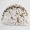 Suite de 4 porte-menus verre blanc patiné gris de René LALIQUE | Biron Suite de 4 porte-menus verre blanc patiné gris de René LALIQUE