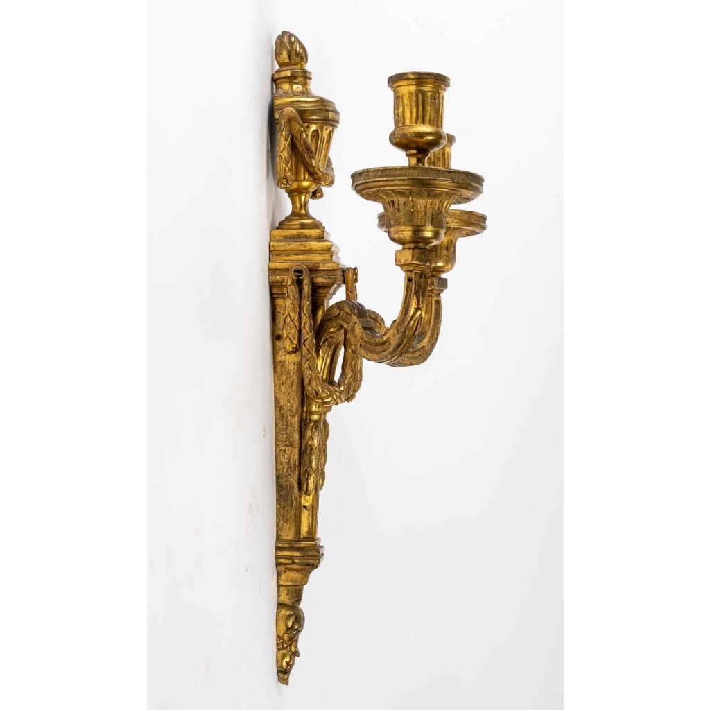 Paire d’appliques d’époque Louis XVI (1774 – 1793). | Biron Paire d'appliques d'époque Louis XVI (1774 - 1793).