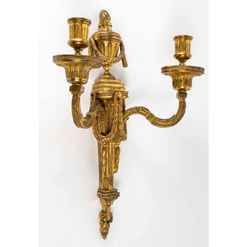 Paire d’appliques d’époque Louis XVI (1774 – 1793). | Biron Paire d'appliques d'époque Louis XVI (1774 - 1793).