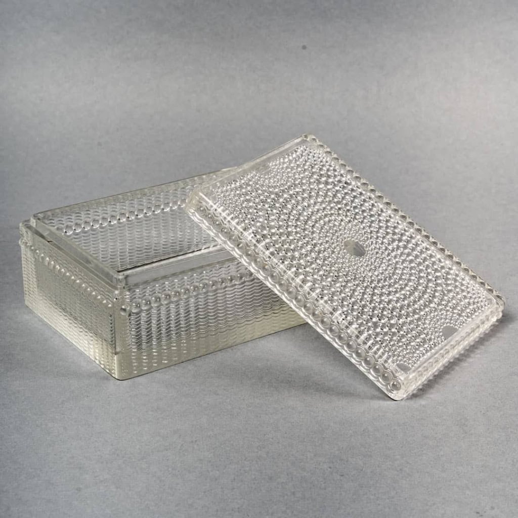 Boîte « Laurens » verre blanc de René LALIQUE | Biron Boîte "Laurens" verre blanc de René LALIQUE