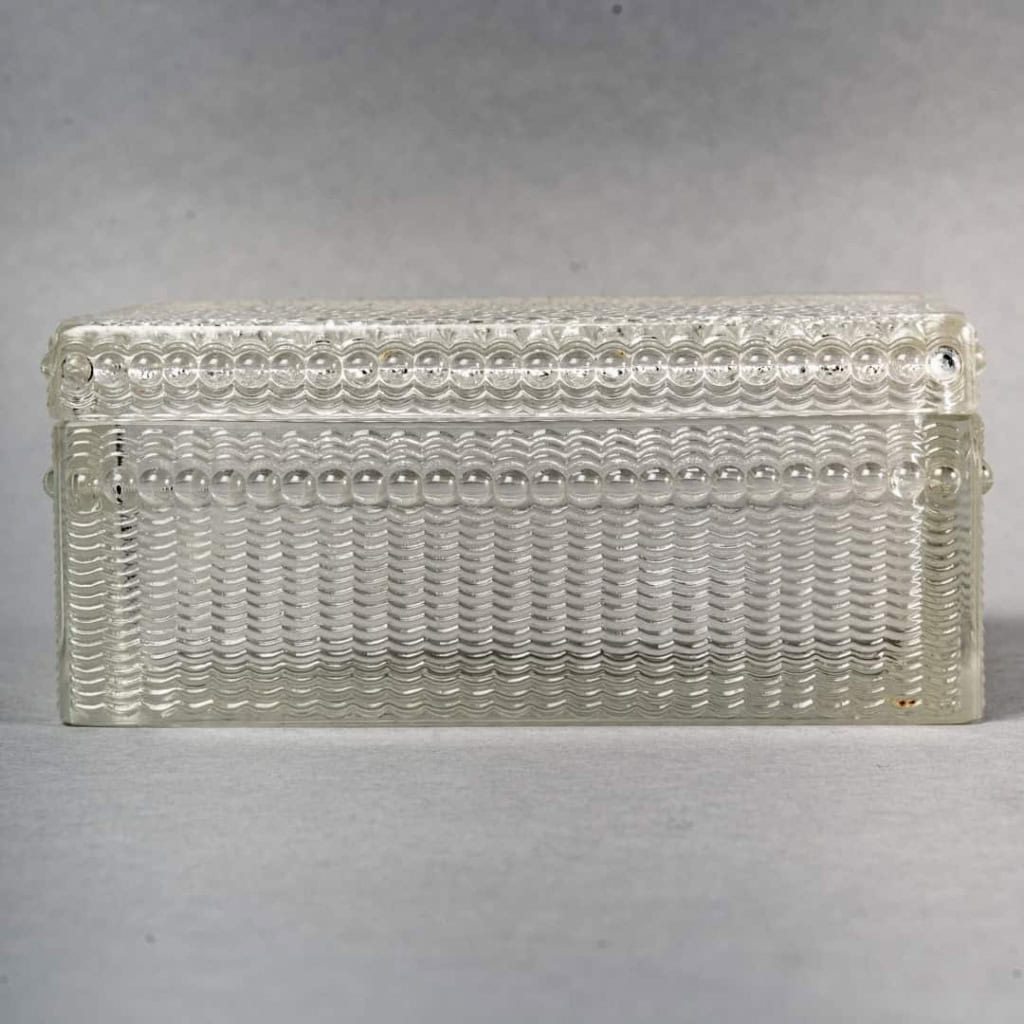 Boîte « Laurens » verre blanc de René LALIQUE | Biron Boîte "Laurens" verre blanc de René LALIQUE