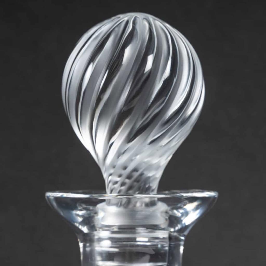 Lalique France, Carafe à Whisky Modèle « Femmes Antique » crée par Marc Lalique | Biron Lalique France, Carafe à Whisky Modèle "Femmes Antique" crée par Marc Lalique