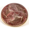 Broche « Poissons » verre blanc patiné gris sur clinquant rose de René LALIQUE | Biron Broche "Poissons" verre blanc patiné gris sur clinquant rose de René LALIQUE