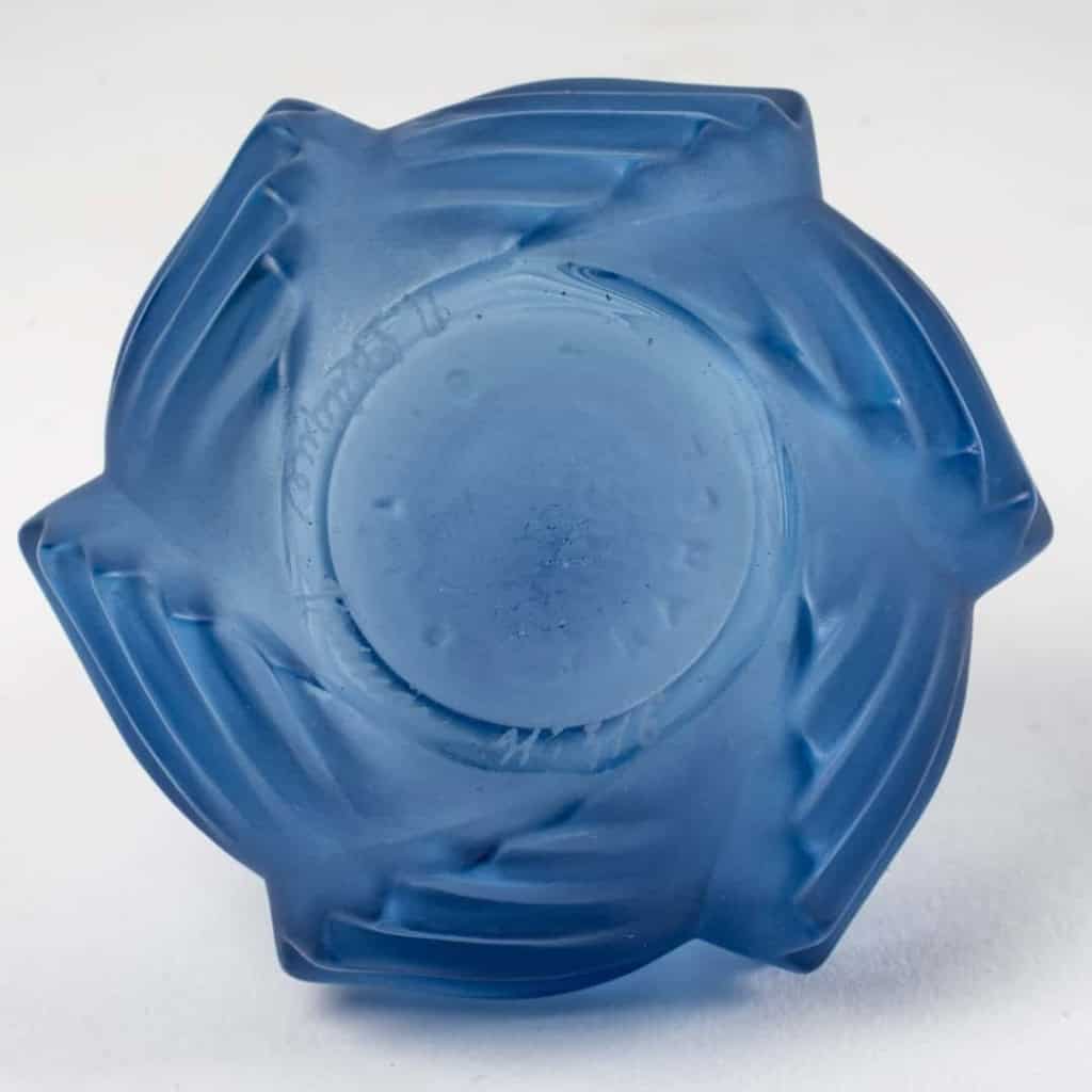 Flacon « Camille » verre bleu saphir de René LALIQUE | Biron Flacon "Camille" verre bleu saphir de René LALIQUE