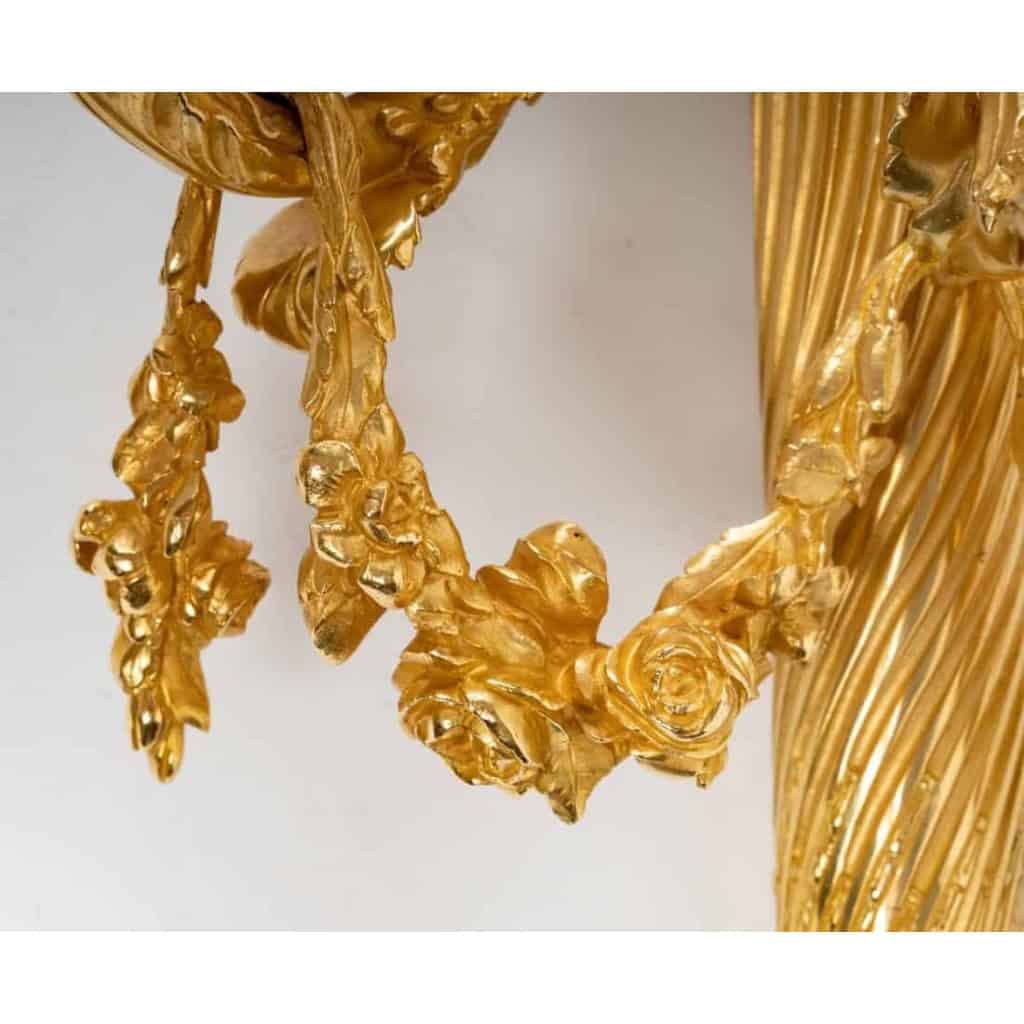 Paire de grandes appliques de style Louis XVI. | Biron Paire de grandes appliques de style Louis XVI.