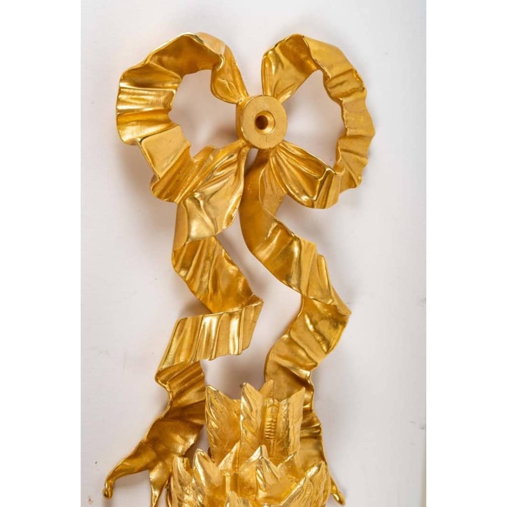 Paire de grandes appliques de style Louis XVI. | Biron Paire de grandes appliques de style Louis XVI.