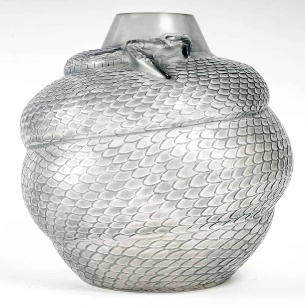 Vase « Serpent » verre blanc patiné bleu gris de René LALIQUE | Biron |||||