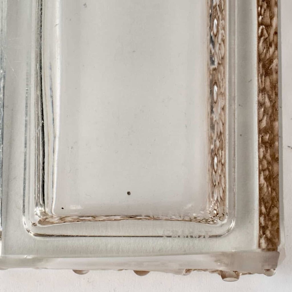 Cendrier "Marguerites" verre blanc patiné sépia de René LALIQUE