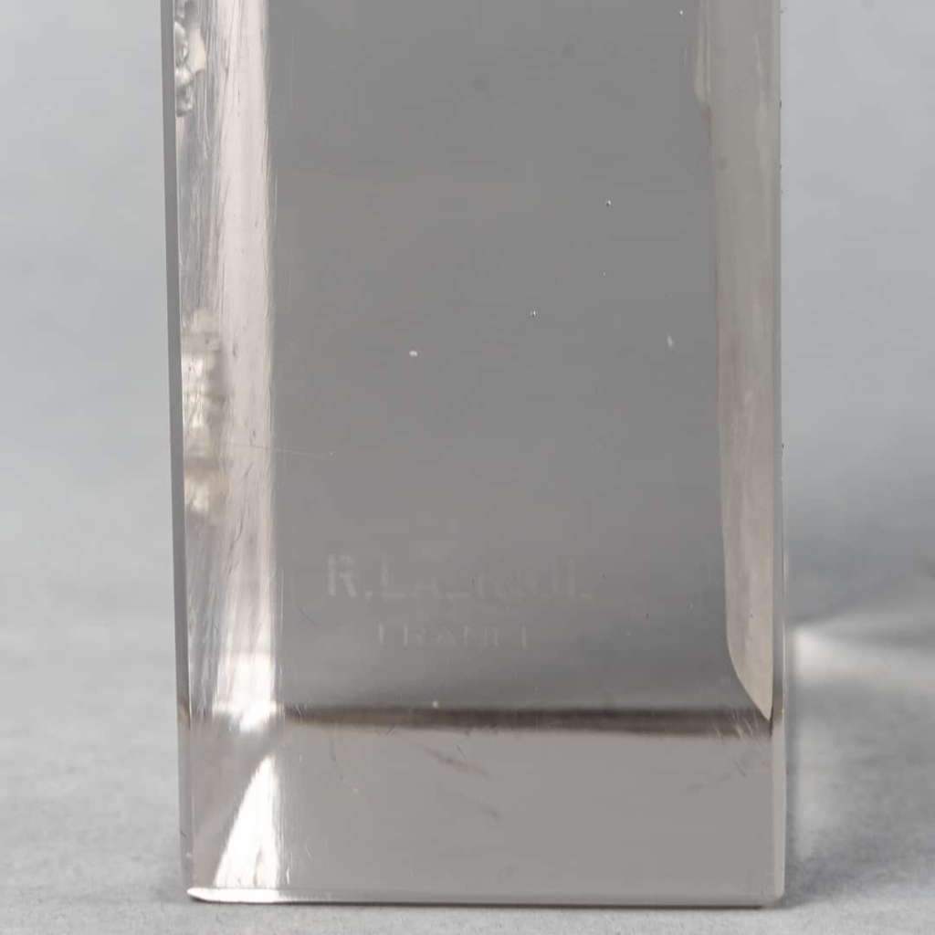 Statuette « Sainte Thérèse de l’Enfant Jésus » verre blanc de René LALIQUE | Biron Statuette "Sainte Thérèse de l'Enfant Jésus" verre blanc de René LALIQUE