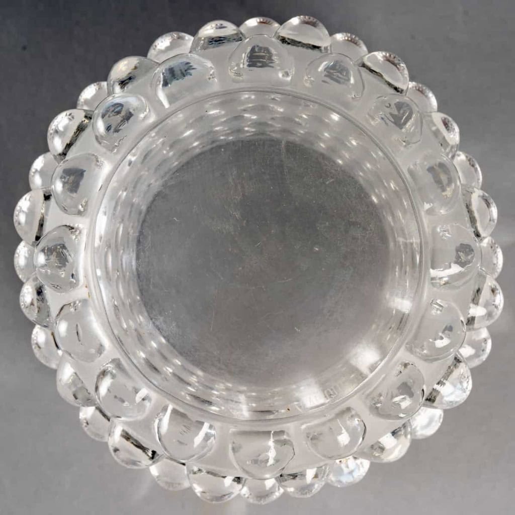 Vase « Mossi » en verre blanc de René LALIQUE | Biron Vase "Mossi" en verre blanc de René LALIQUE