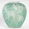 Vase « Perruches » verre blanc patiné bleu vert de René LALIQUE | Biron ||||||||