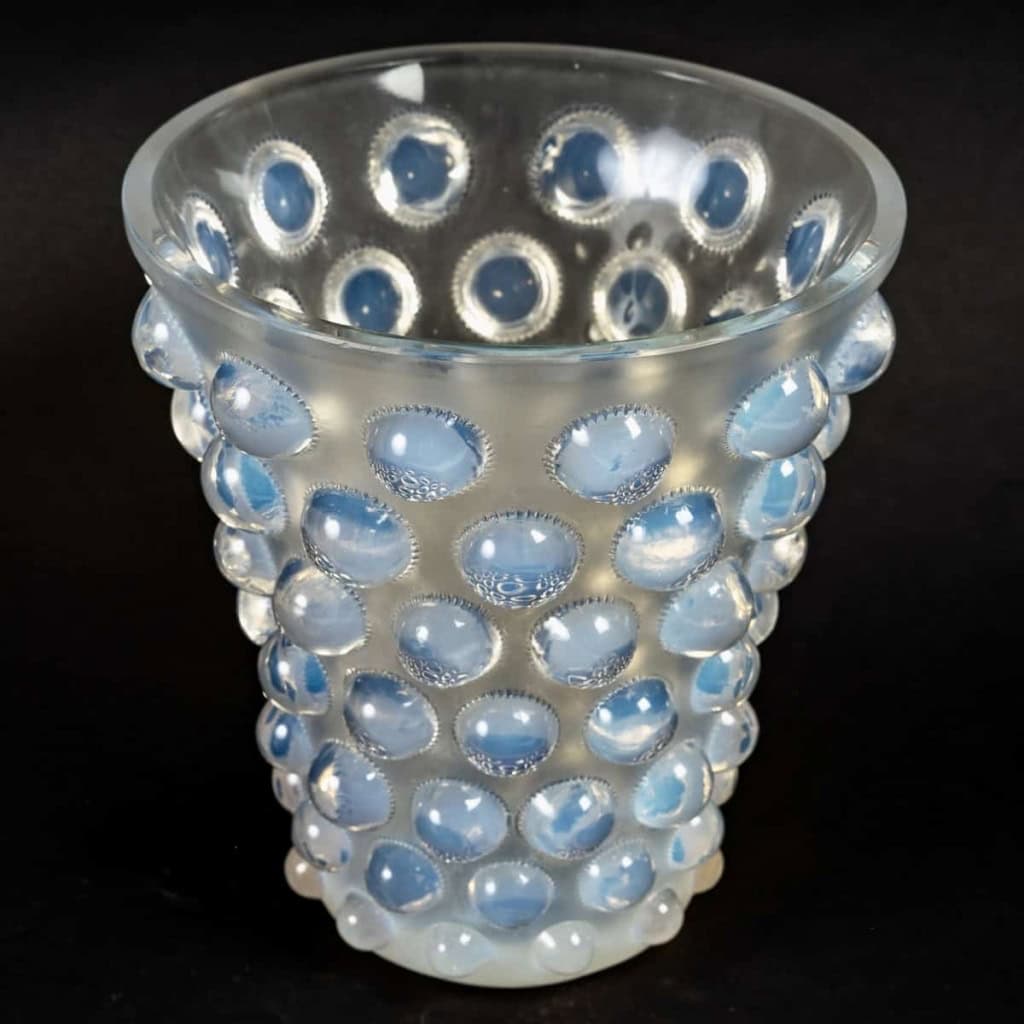 Vase « Bammako » verre opalescent de René LALIQUE | Biron Vase "Bammako" verre opalescent de René LALIQUE