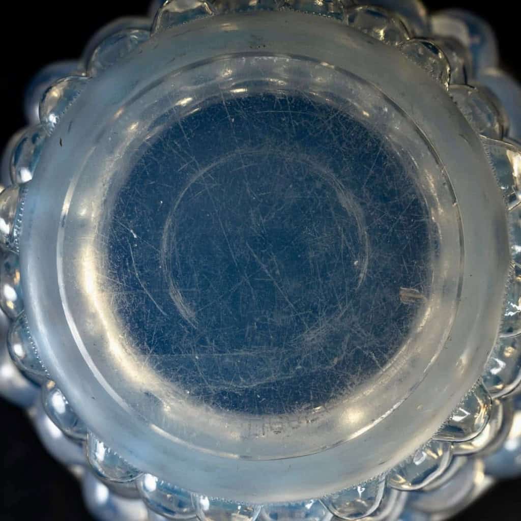 Vase « Bammako » verre opalescent de René LALIQUE | Biron Vase "Bammako" verre opalescent de René LALIQUE