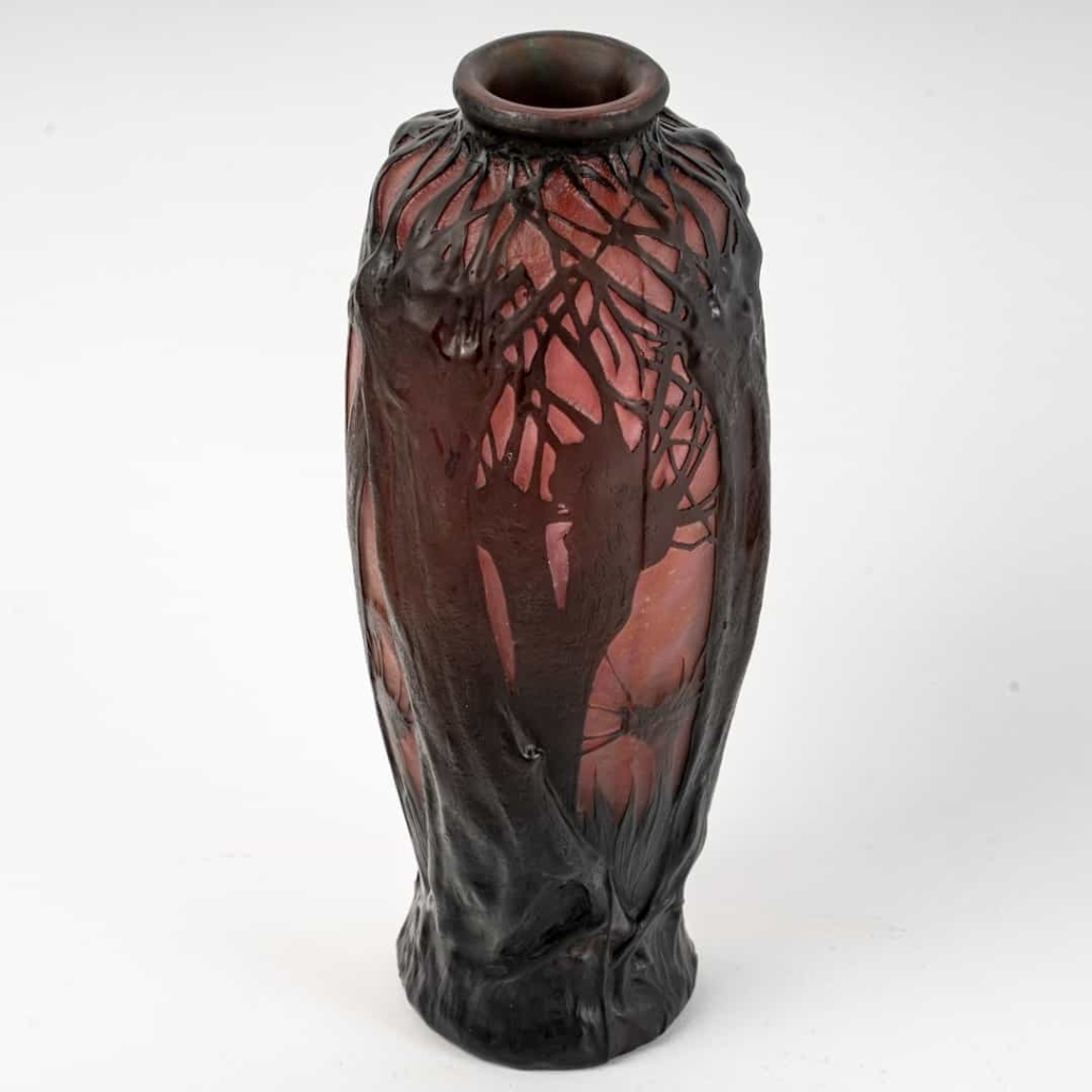 Vase verre multicouche dégagé à l’acide rose et brun de DAUM NANCY | Biron Vase verre multicouche dégagé à l'acide rose et brun de DAUM NANCY