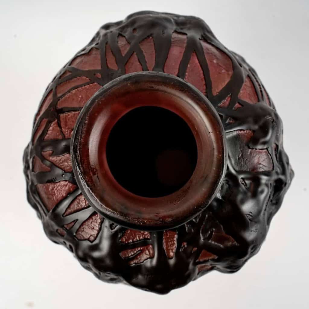 Vase verre multicouche dégagé à l’acide rose et brun de DAUM NANCY | Biron Vase verre multicouche dégagé à l'acide rose et brun de DAUM NANCY
