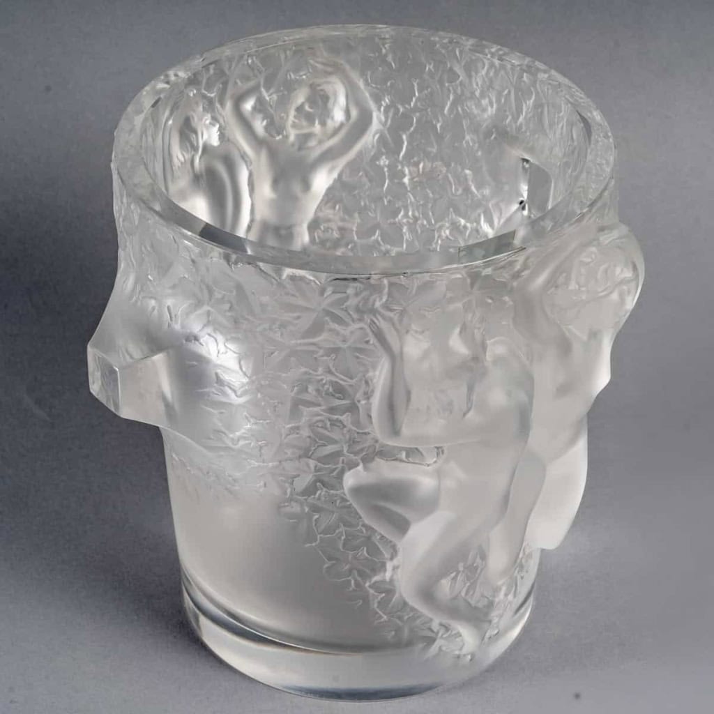 Vase Seau à Champagne « Ganymède » en cristal blanc de LALIQUE FRANCE | Biron Vase Seau à Champagne "Ganymède" en cristal blanc de LALIQUE FRANCE