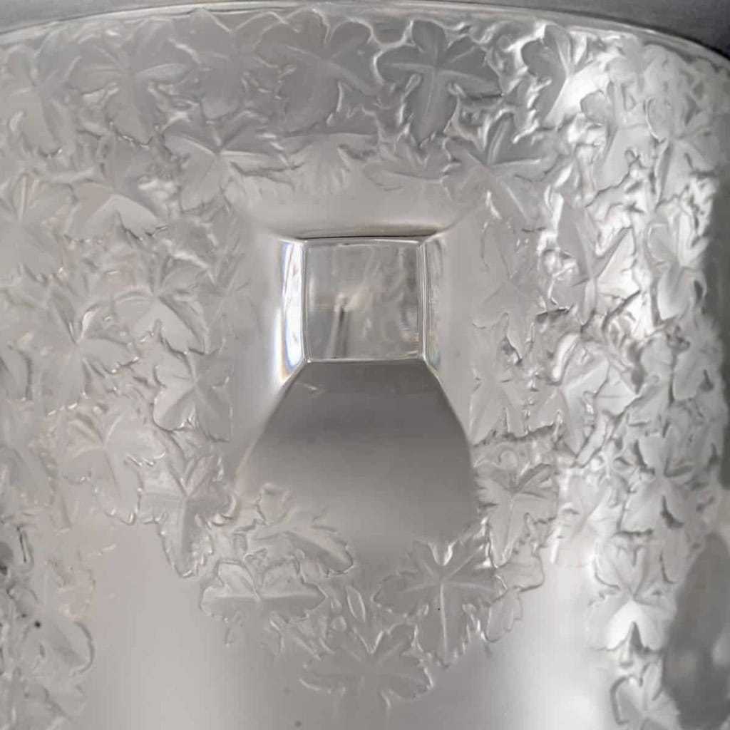 Vase Seau à Champagne « Ganymède » en cristal blanc de LALIQUE FRANCE | Biron Vase Seau à Champagne "Ganymède" en cristal blanc de LALIQUE FRANCE