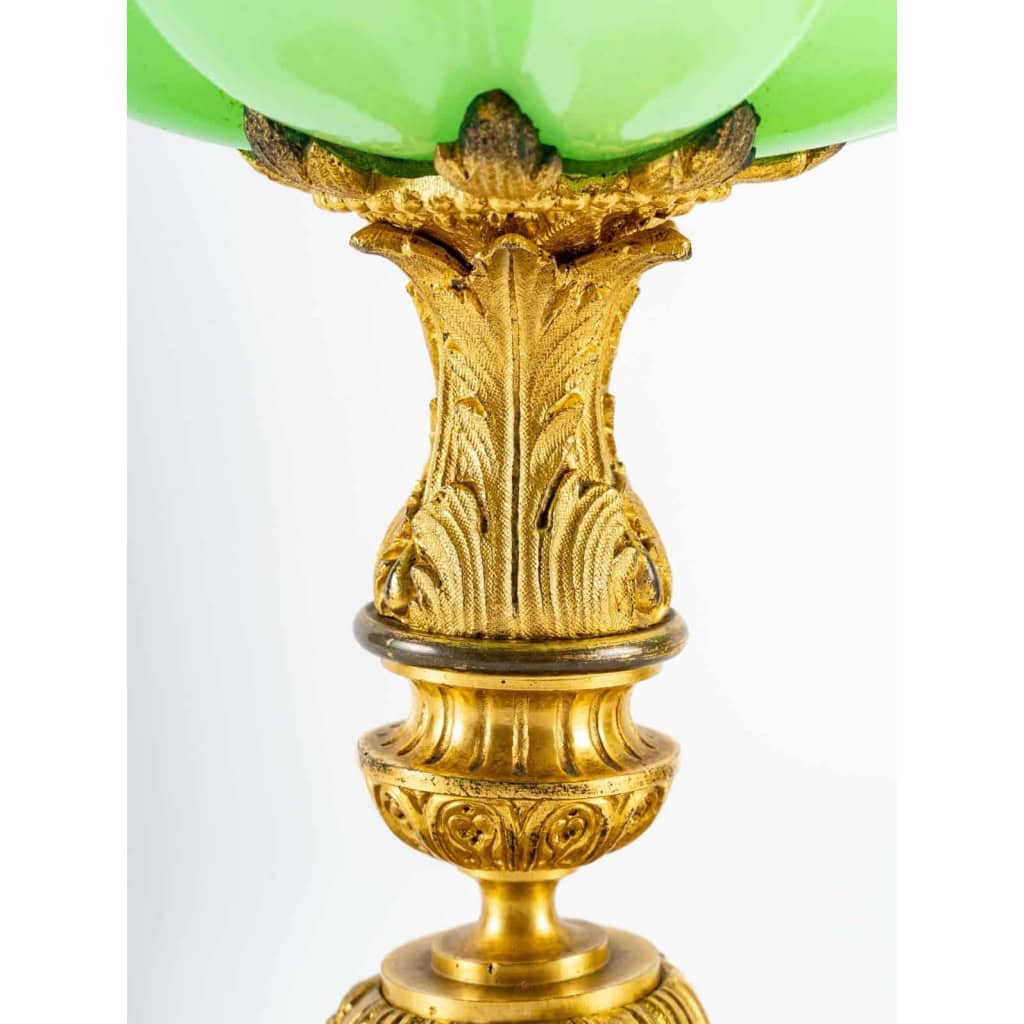 Paire de coupes en opaline vert et base en bronze doré fin XIXème siècle | Biron Paire de coupes en opaline vert et base en bronze doré fin XIXème siècle