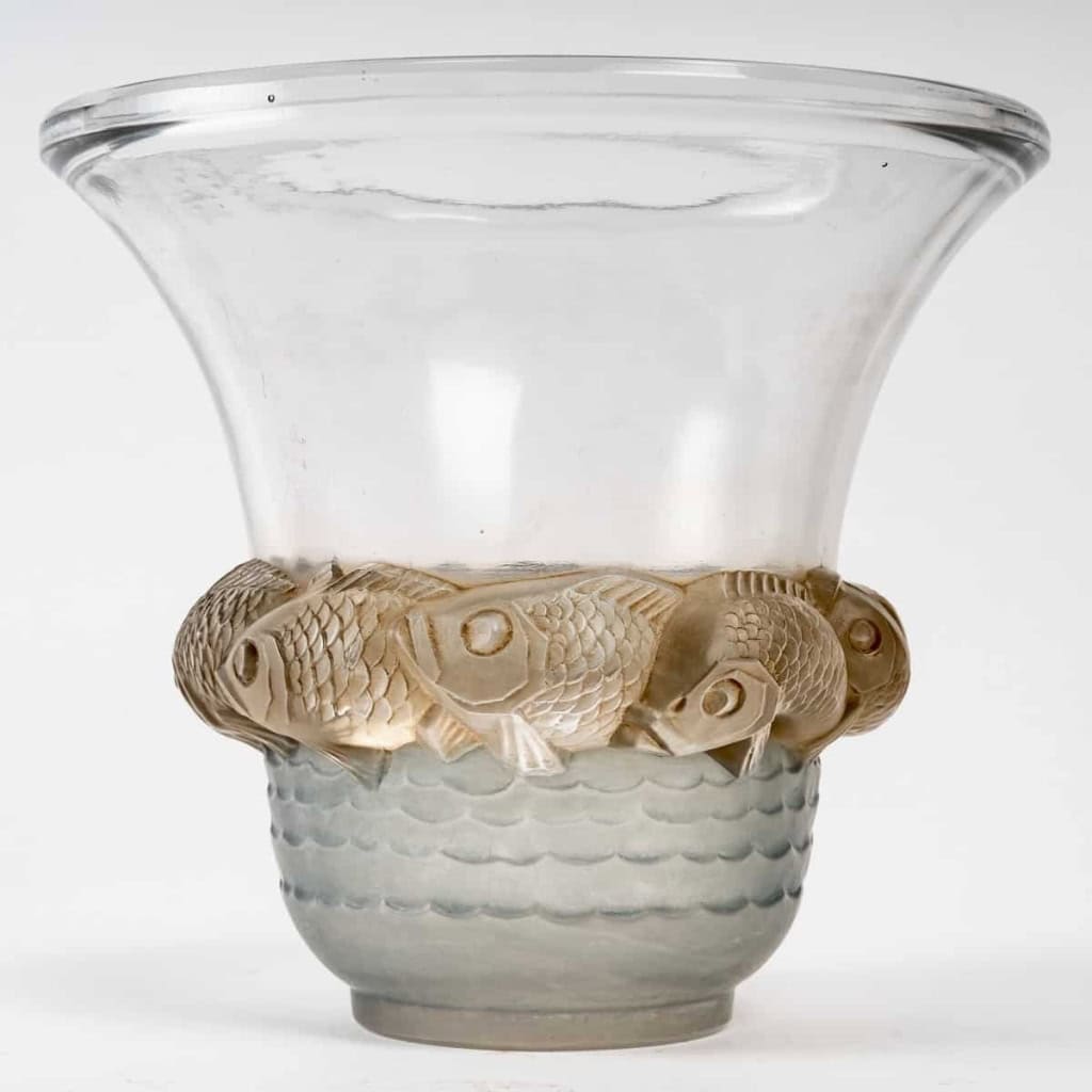 Vase « Piriac » verre blanc patiné sépia et bleu de René LALIQUE | Biron Vase « Piriac » verre blanc patiné sépia et bleu de René LALIQUE