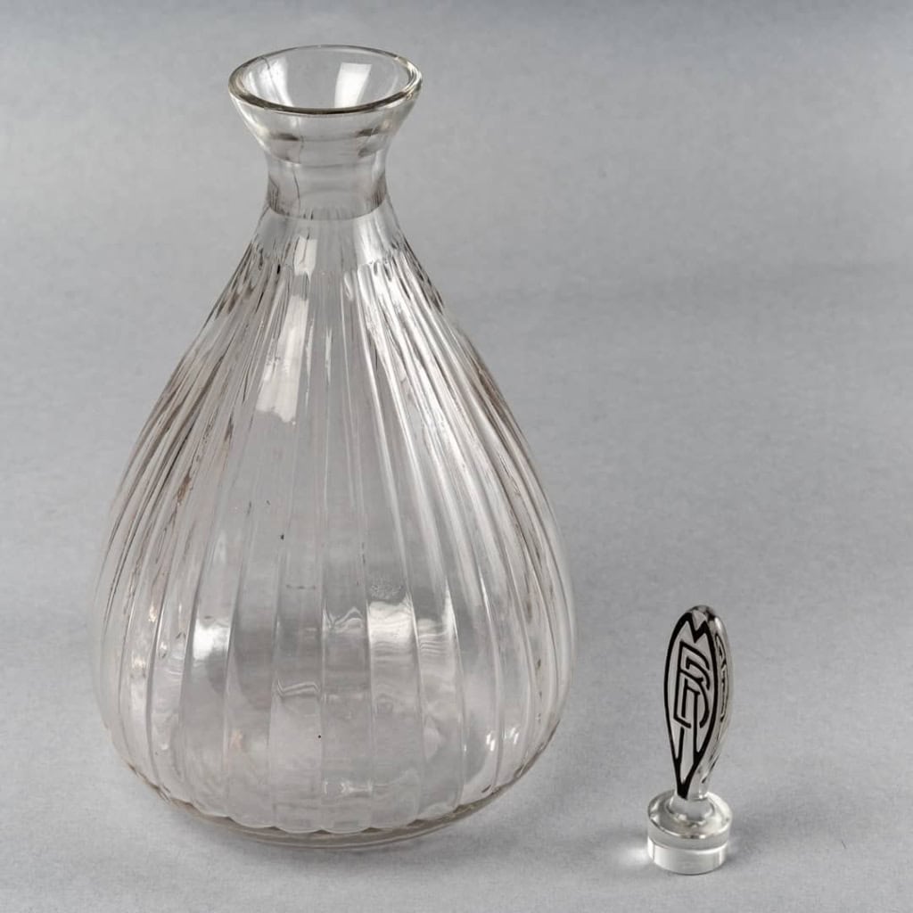Carafe « Marie Brizard » verre blanc émaillé noir de René LALIQUE | Biron Carafe "Marie Brizard" verre blanc émaillé noir de René LALIQUE