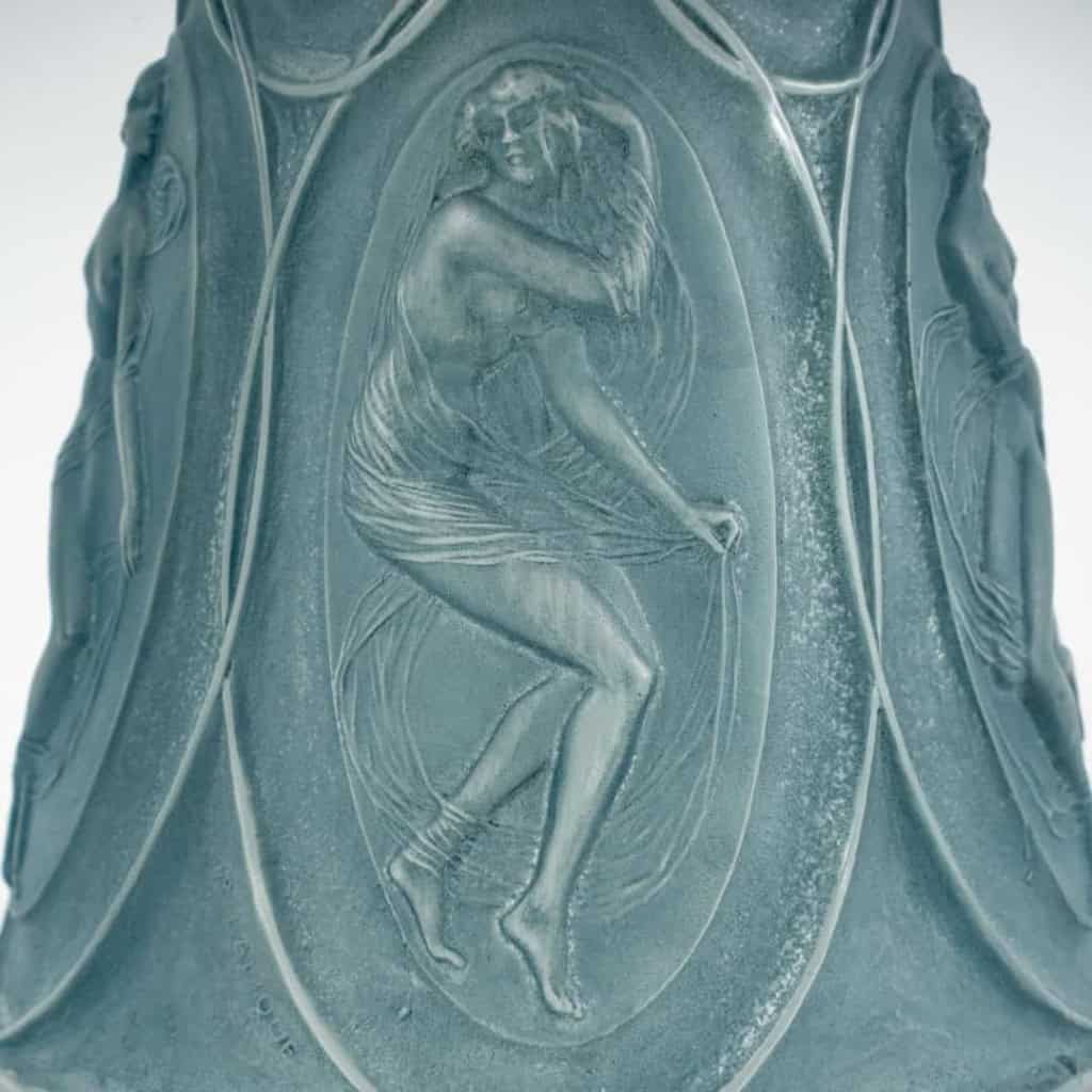 Vase « Camées » verre blanc patiné bleu | Biron Vase "Camées" verre blanc patiné bleu
