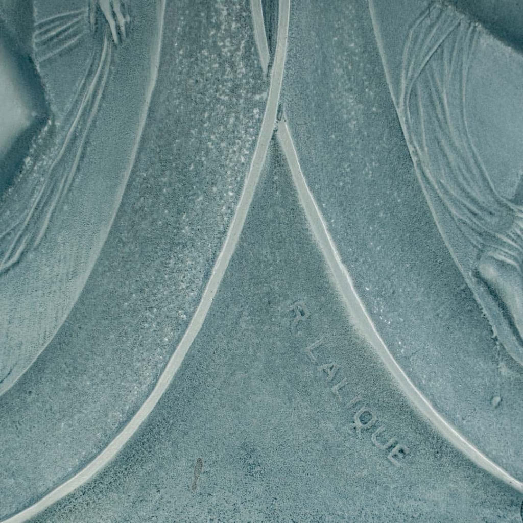 Vase « Camées » verre blanc patiné bleu | Biron Vase "Camées" verre blanc patiné bleu