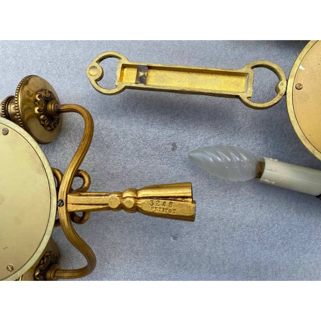 1950/70′ Série De 4 Appliques en Bronze Doré Avec Miroir Convexe Signée Petitot | Biron 1950/70′ Série De 4 Appliques en Bronze Doré Avec Miroir Convexe Signée Petitot
