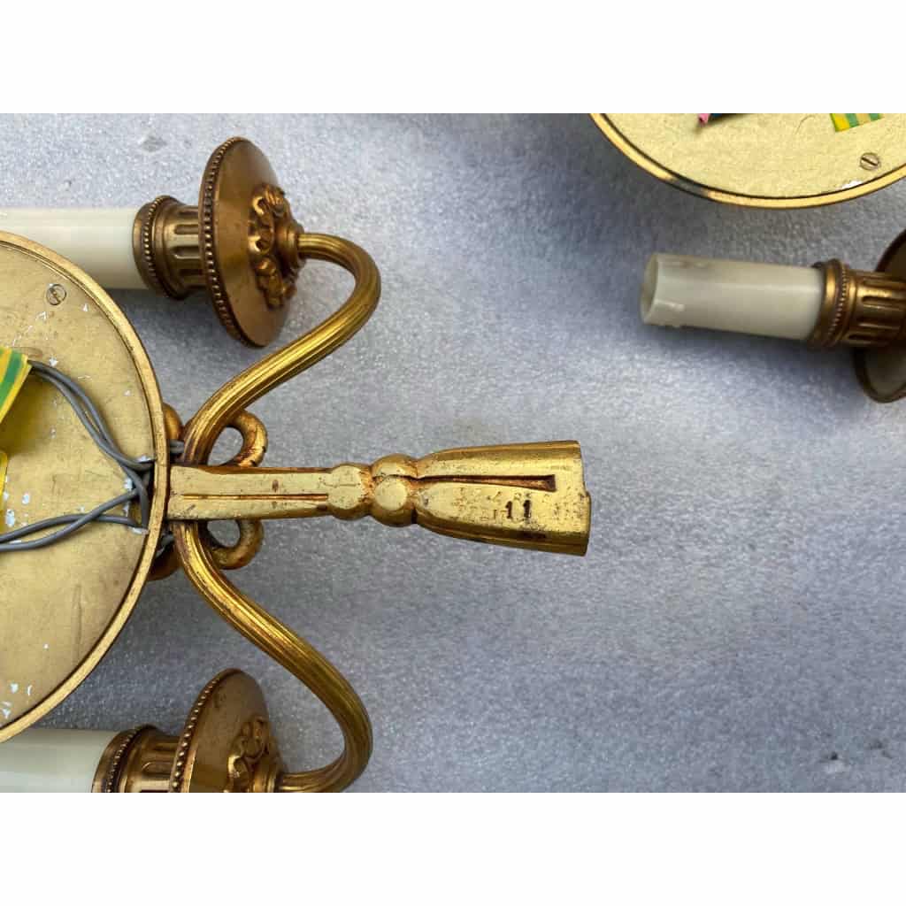 1950/70′ Série De 4 Appliques en Bronze Doré Avec Miroir Convexe Signée Petitot | Biron 1950/70′ Série De 4 Appliques en Bronze Doré Avec Miroir Convexe Signée Petitot
