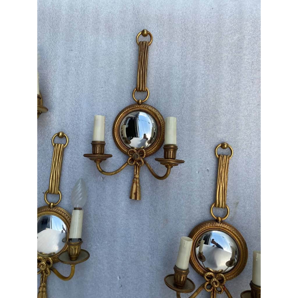 1950/70′ Série De 4 Appliques en Bronze Doré Avec Miroir Convexe Signée Petitot | Biron 1950/70′ Série De 4 Appliques en Bronze Doré Avec Miroir Convexe Signée Petitot