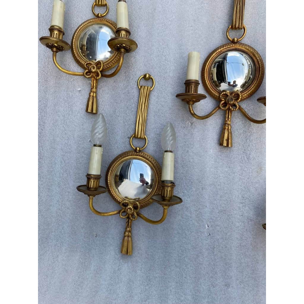 1950/70′ Série De 4 Appliques en Bronze Doré Avec Miroir Convexe Signée Petitot | Biron 1950/70′ Série De 4 Appliques en Bronze Doré Avec Miroir Convexe Signée Petitot