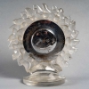 Pendule « Roitelets » verre blanc émaillé noir de René LALIQUE et OMEGA | Biron Pendule "Roitelets" verre blanc émaillé noir de René LALIQUE et OMEGA