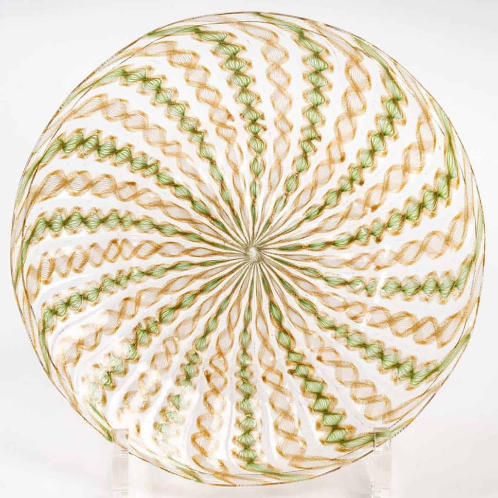 8 Assiettes à filigrannes, Versailles XIXème siècle
