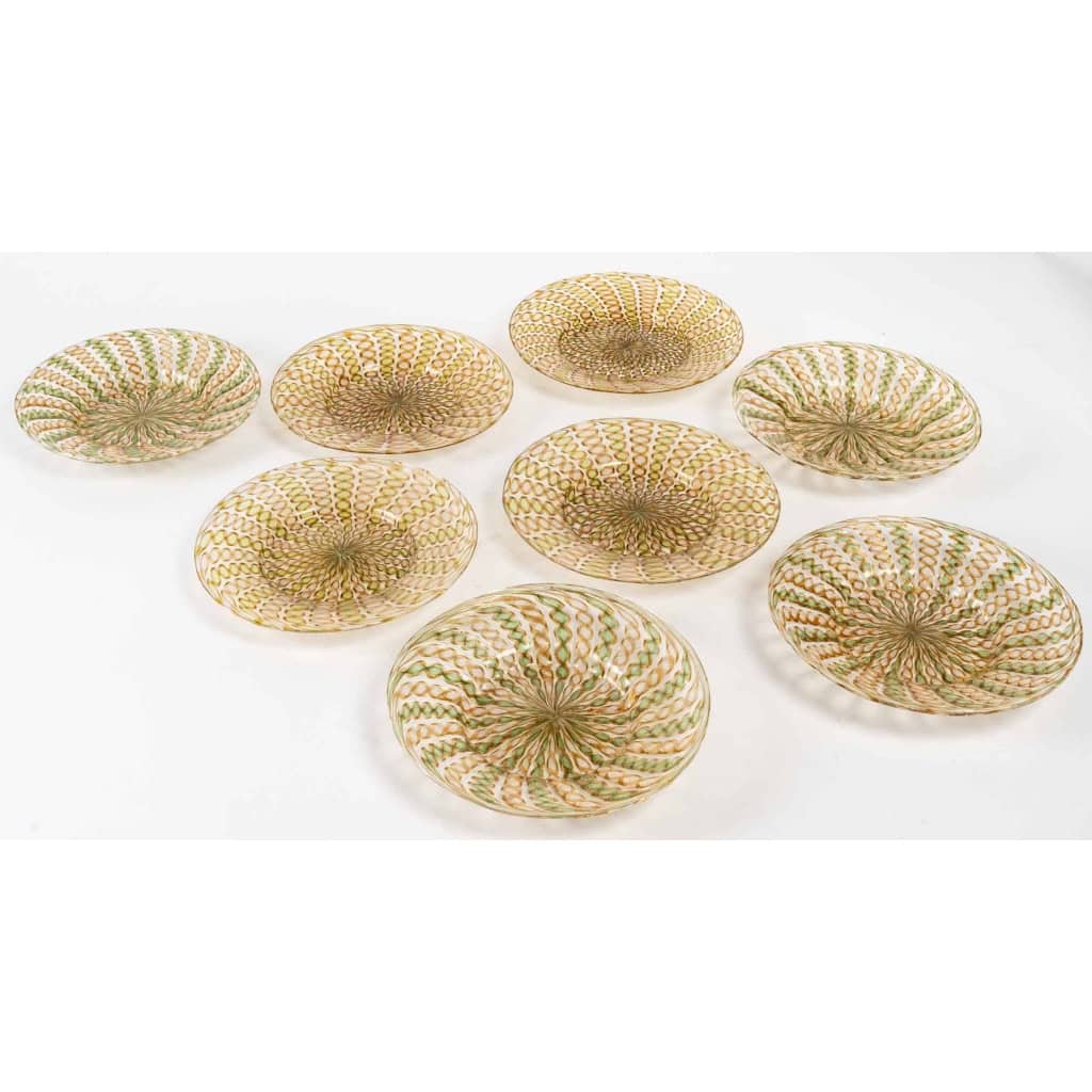 8 Assiettes à filigrannes, Versailles XIXème siècle