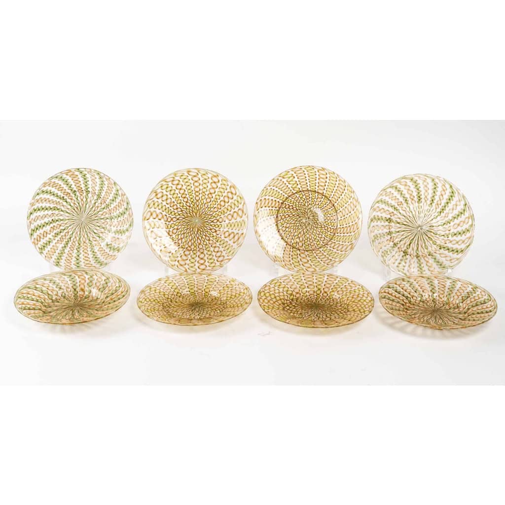 8 Assiettes à filigrannes, Versailles XIXème siècle