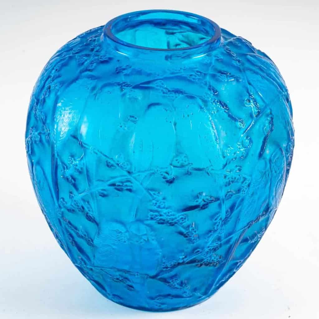 René Lalique (1860-1945) : Vase » Perruches » Verre Bleu | Biron René Lalique (1860-1945) : Vase " Perruches " Verre Bleu