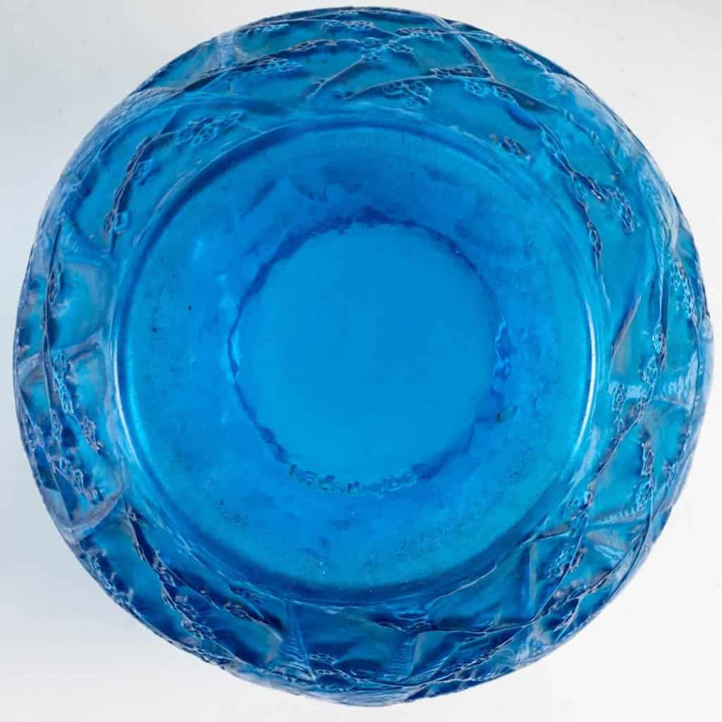 René Lalique (1860-1945) : Vase » Perruches » Verre Bleu | Biron René Lalique (1860-1945) : Vase " Perruches " Verre Bleu
