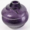 Vase « Serpent » en cristal violet de LALIQUE FRANCE d’après un dessin de René LALIQUE | Biron Vase "Serpent" en cristal violet de LALIQUE FRANCE d'après un dessin de René LALIQUE