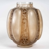 Vase « Six Figurines et Masques » verre blanc patiné sépia de René LALIQUE | Biron ||||||||||