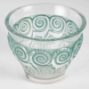 Vase « Rennes » verre blanc patiné turquoise de René LALIQUE | Biron Vase "Rennes" verre blanc patiné turquoise de René LALIQUE