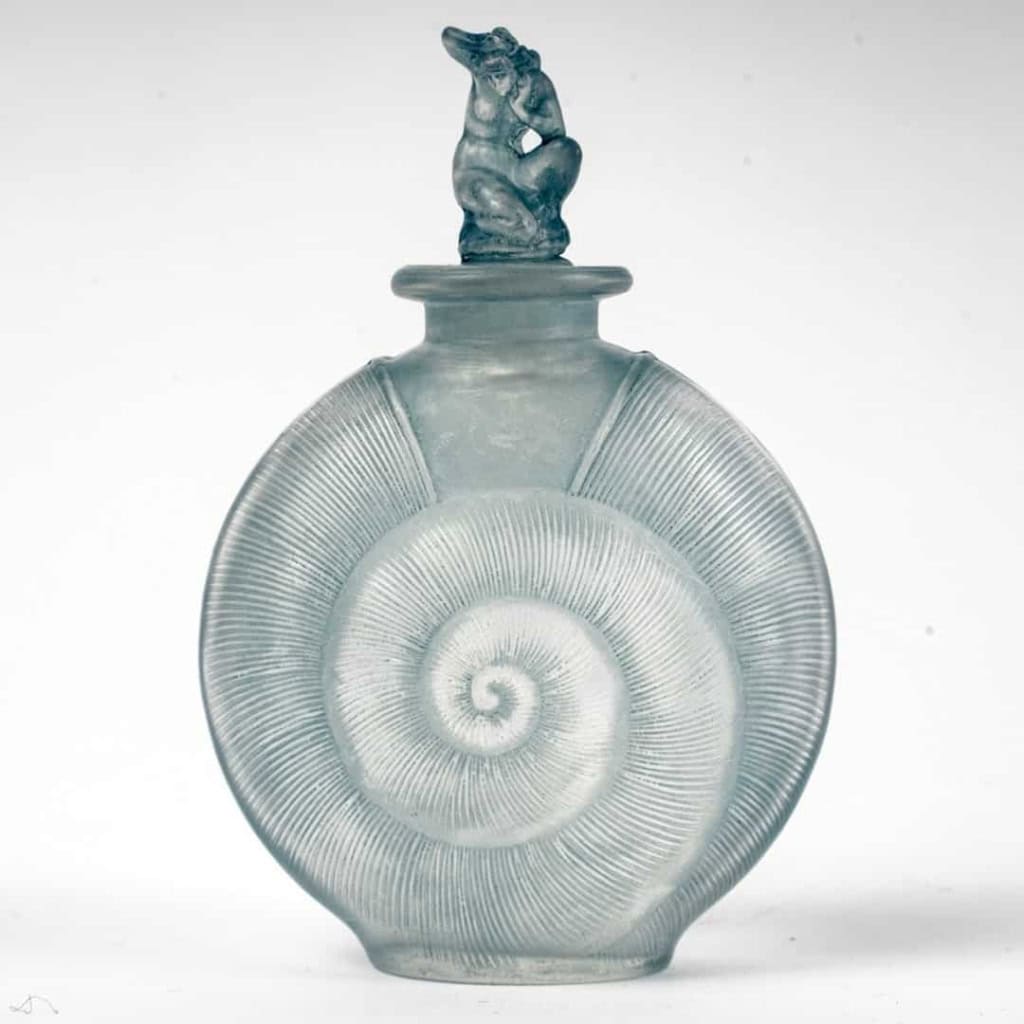 Flacon « Amphitrite » verre blanc patiné bleu de René LALIQUE | Biron |||||||